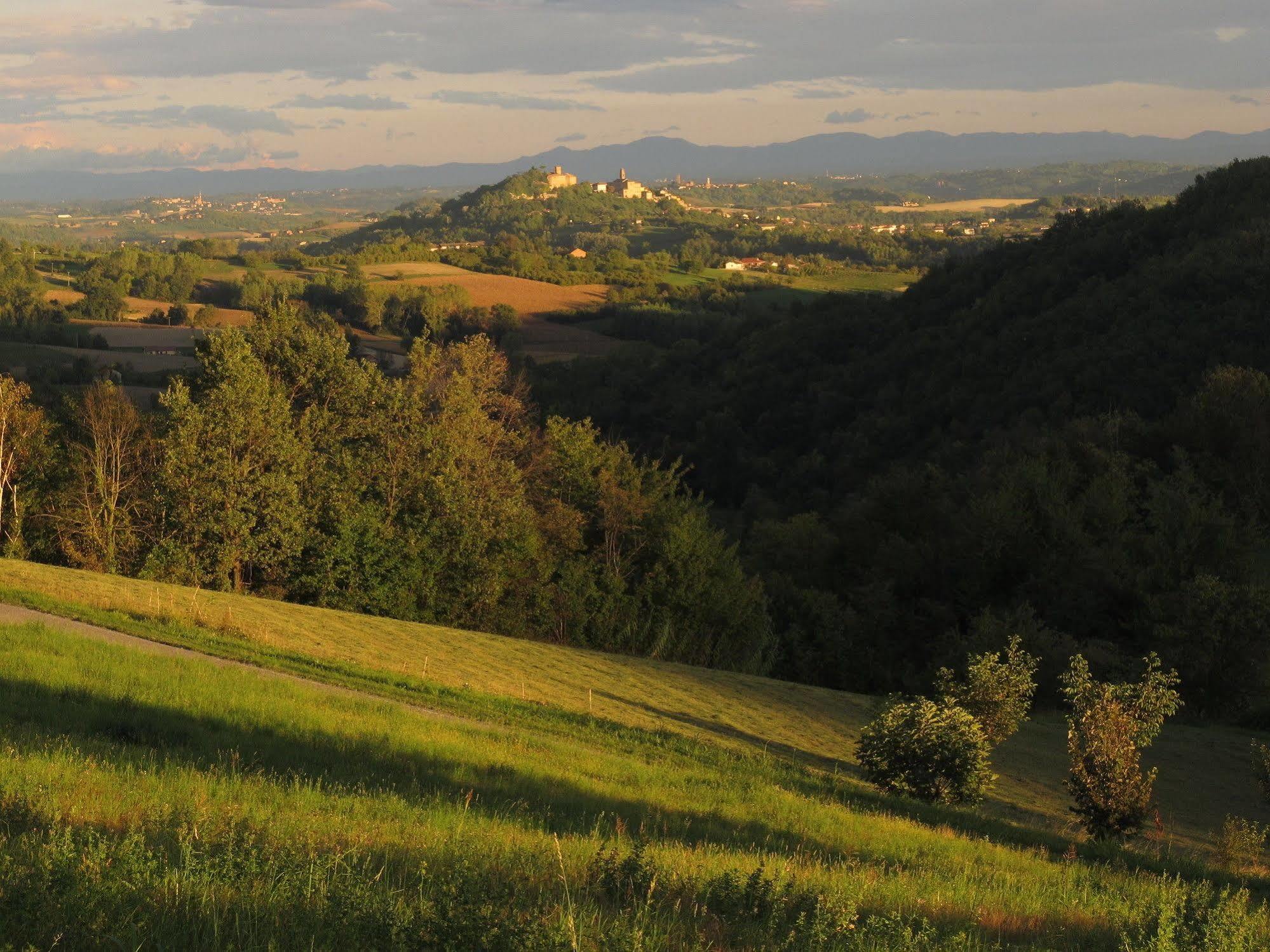 Sotto La Luna Bruna B&B Cocconato Εξωτερικό φωτογραφία